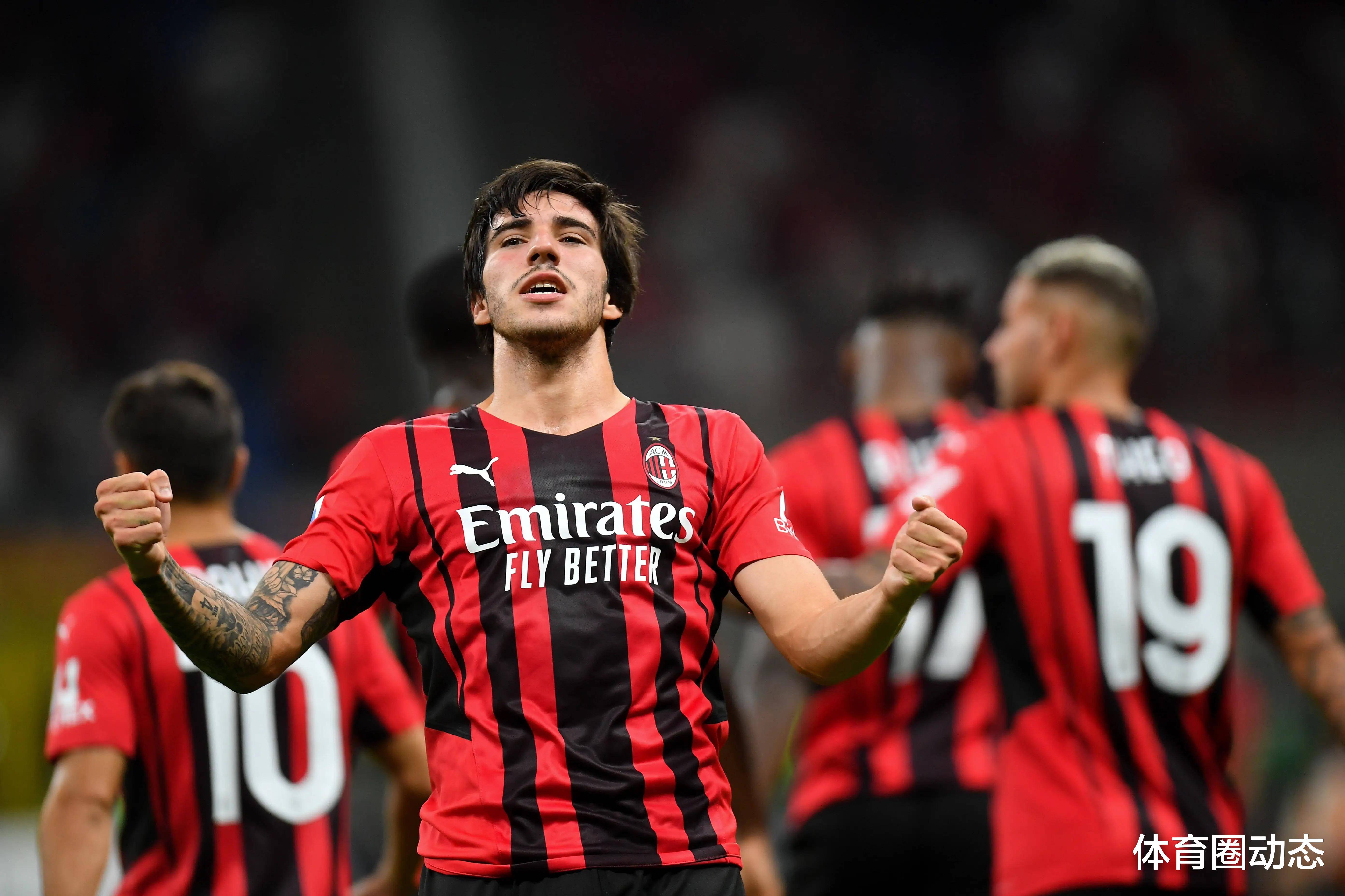 开云体育官网-红黑之战：米兰双雄争霸欧洲