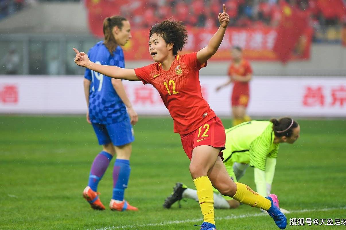 关于红灯头女足团队，儿女高歌奋敢追逐的信息