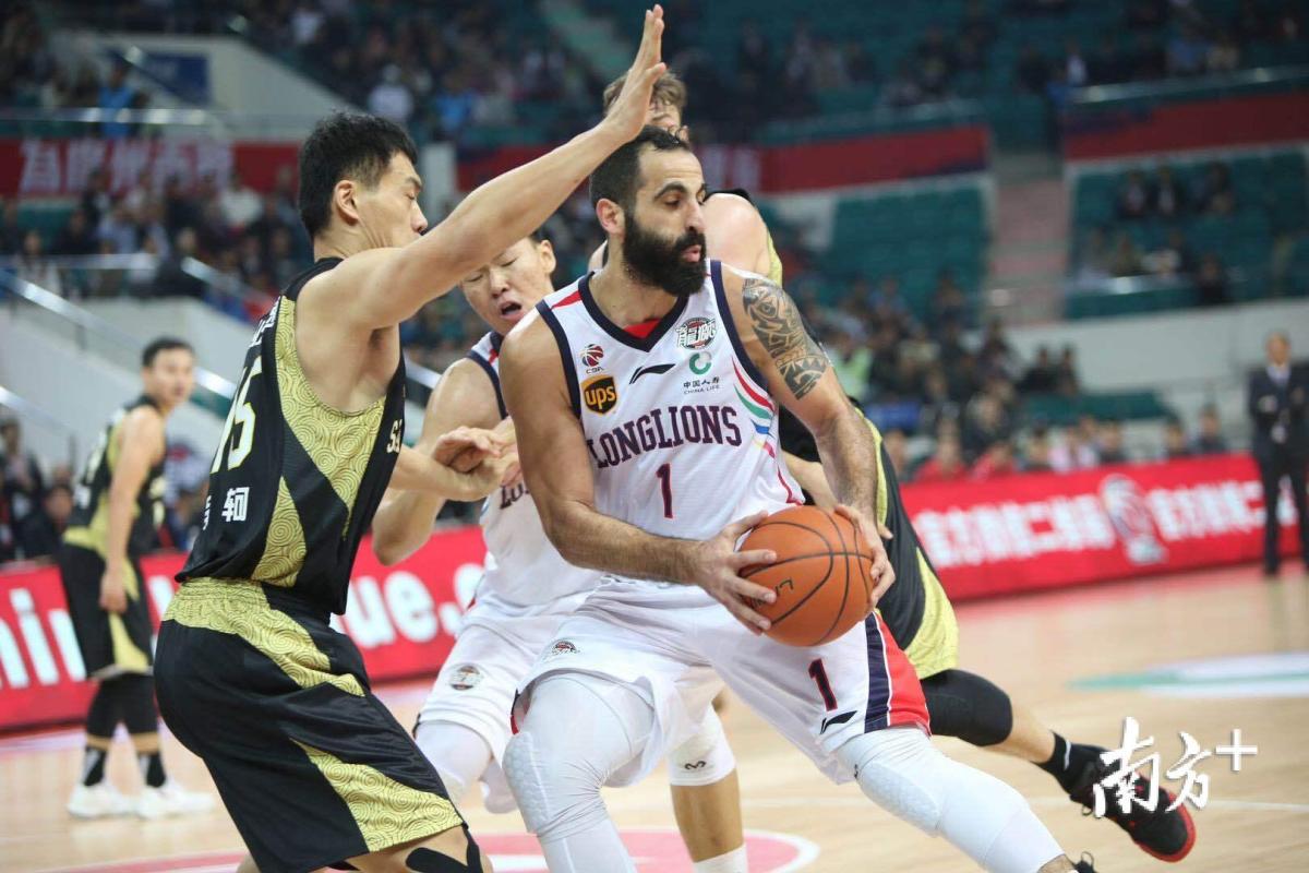 科隆队员发挥出色,力克对手取得胜利的简单介绍 科隆队员发挥出色,力克对手取得胜利的简单介绍