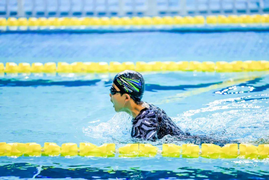 开云APP-包含游泳赛场外一幕惊现选手感人背后故事的词条