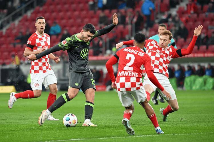 奥格斯堡球队在主场全取三分,开启胜利连串的简单介绍 奥格斯堡球队在主场全取三分,开启胜利连串的简单介绍