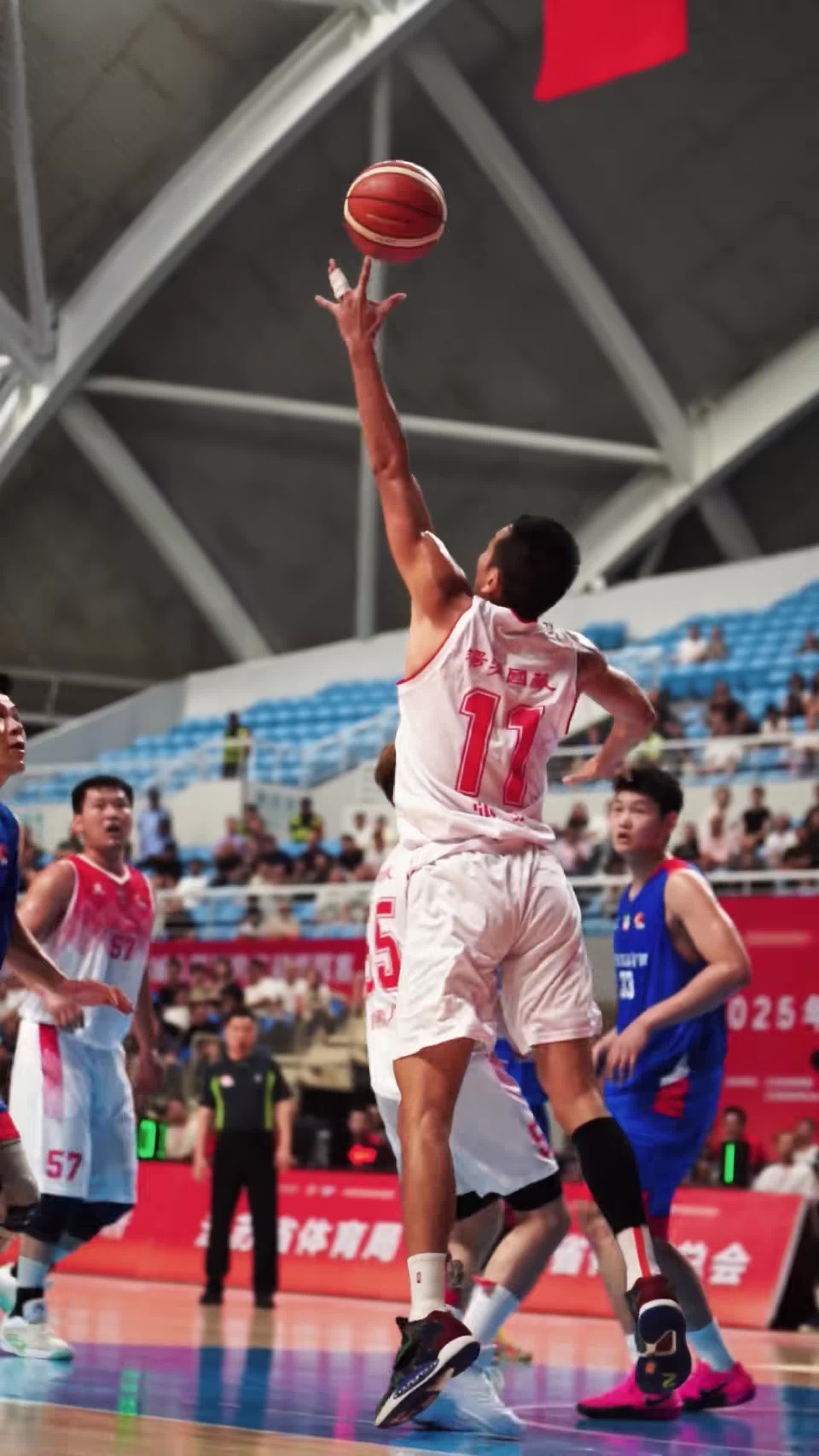 开云sport-中国篮球联赛最新动态：球队士气高涨的简单介绍