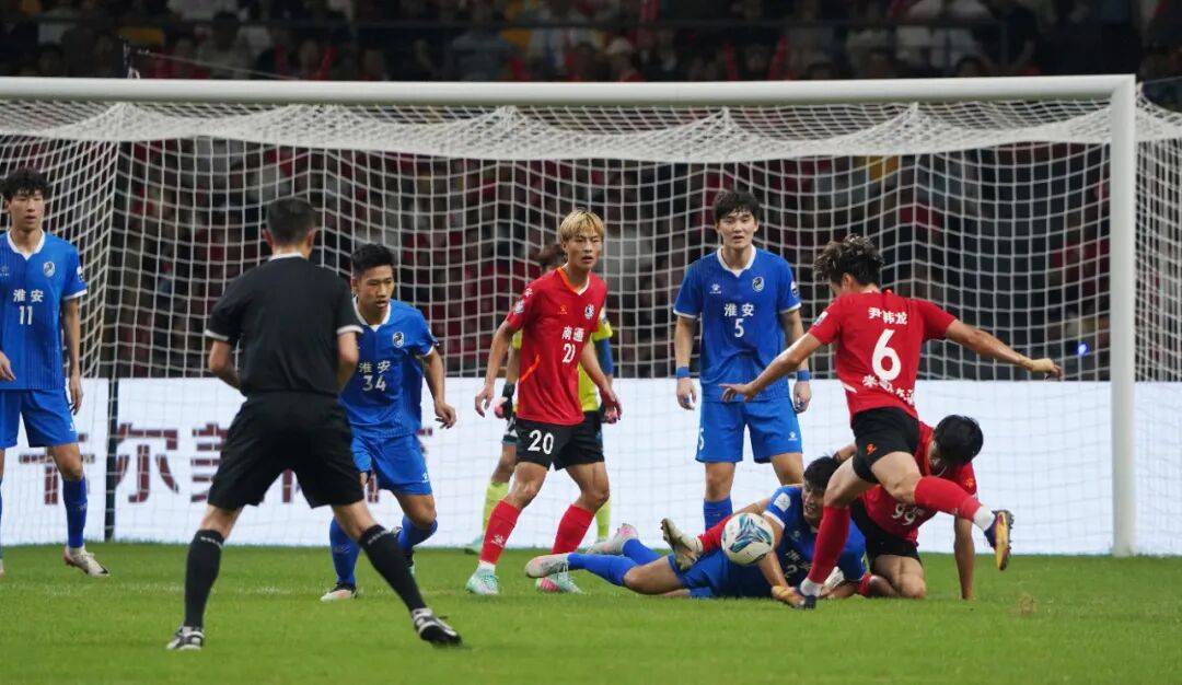 开云官网-比赛中球员们的拼尽全力令人感动不已!