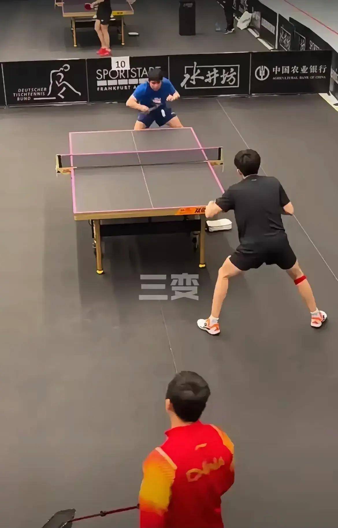 包含乒乓球决赛震撼开打，巅峰对决引爆全场的词条