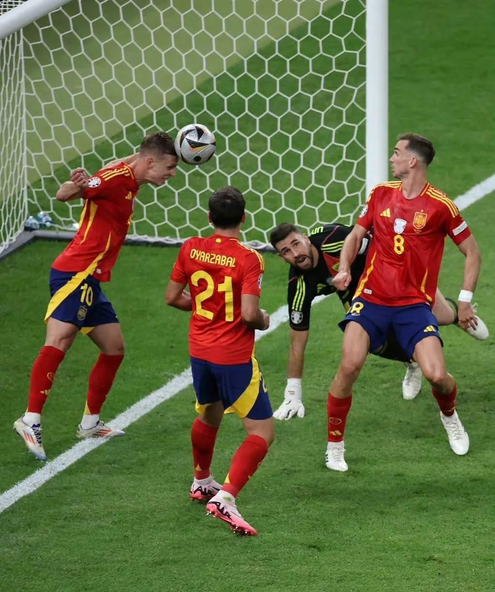 开云平台-比赛中一些不可思议的瞬间令人惊叹