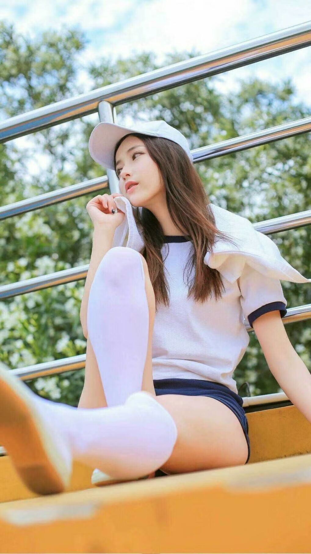 库尔图瓦的三根手指与西班牙的三千次传球，当波兰用决心击碎了正确的足球