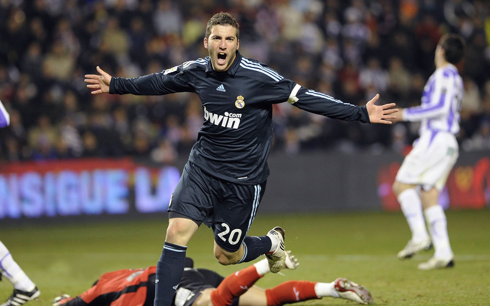 开云APP-唯一性的胜利，贝蒂斯对阵巴拉圭，巴雷拉统治全场