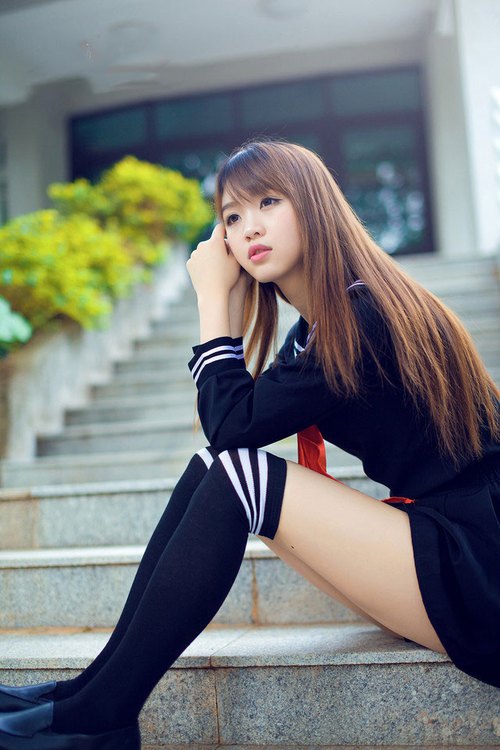 开云体育APP下载-东区卡位暗战,青春风暴击沉汽车城